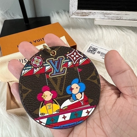 Louis VUITTON M69984 Vivienne Monogram Porte Cles-Illustre Bag Charm Key Holder - Picture 4 of 16